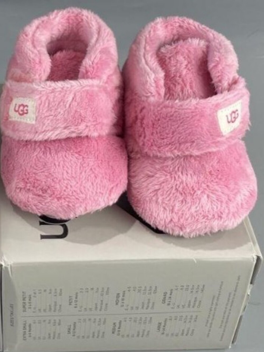 UGG Bixbee Pink Fuzzy Baby Slippers Size 2/3 NIB MSRP $39.99 - Picture 4 of 10
